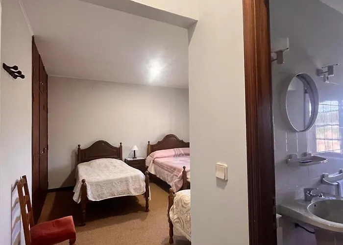 Отель Pensao Repouso Do Peregrino Паредиш-ди-Кора