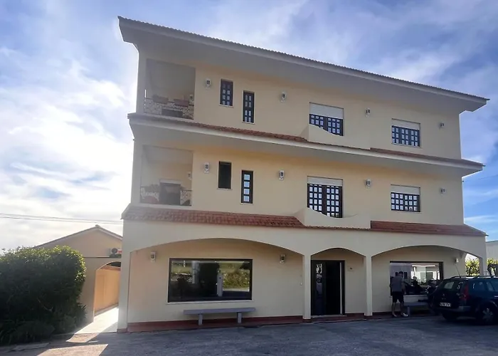 Отель Pensao Repouso Do Peregrino Паредиш-ди-Кора